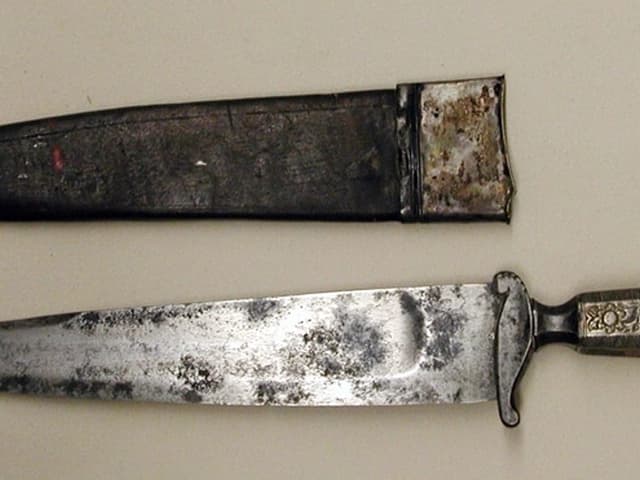 Cuchillo criollo con vaina