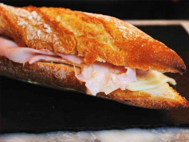 Tostado de jamón y queso
