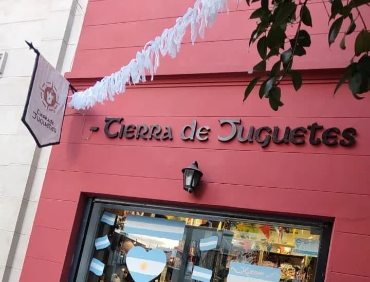 Portada de Tierra de Juguetes